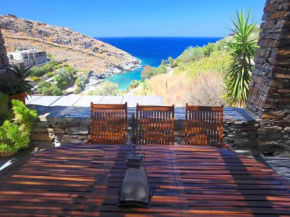 Breathtaking seafront villa in Kea